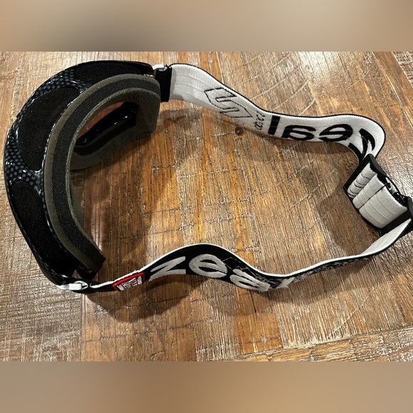 ZEAL Ski Goggles and Case - Picture 7 of 12